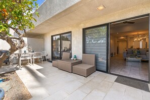 تناول الطعام بالخارج