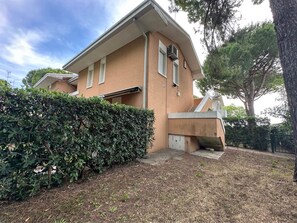 Appartamento, 2 camere da letto, balcone, vista giardino | Facciata della struttura