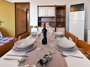 Apartamento, 1 quarto, sacada | Sala de jantar