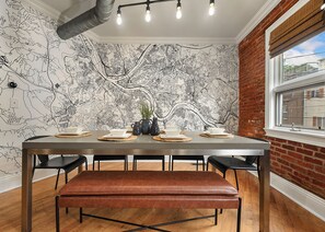 Dining - King Bed • Garage • Rooftop Views • Sleeps 14 • Game room • walk to Carson St (Pittsburgh)