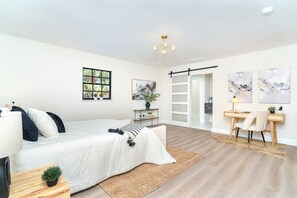 5 bedrooms, WiFi, bed sheets