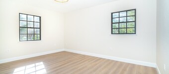 Spacious 5-bedroom house in charming Nokomis with AC, WiFi