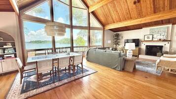 TV connectée, table de tennis de table