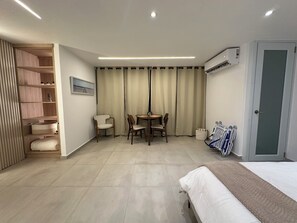 1 chambre, fer et planche à repasser, Wi-Fi, literie fournie