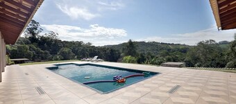 Ch Cara com Piscina Churrasq e Wifi pet Friendly