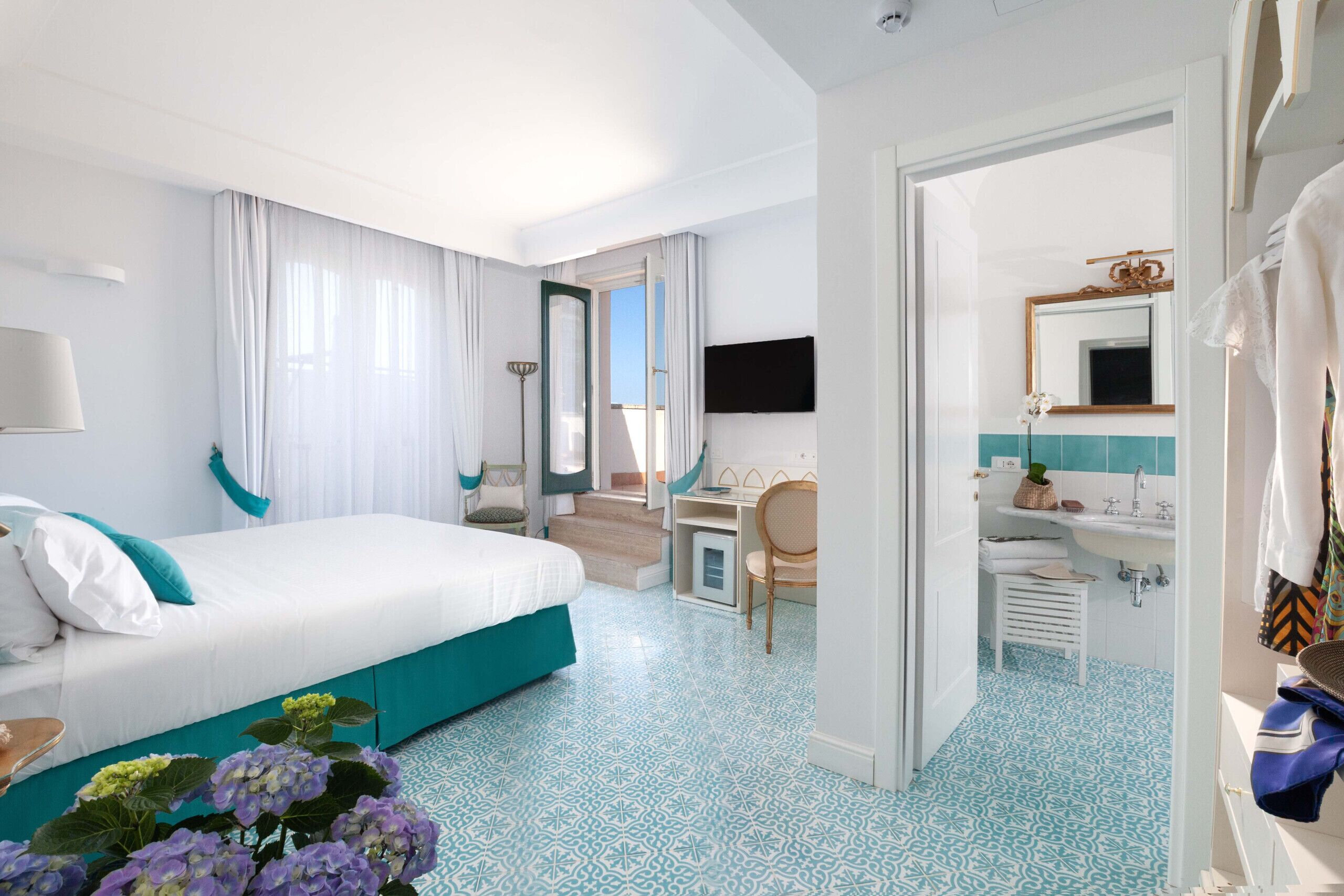 1 bedroom, in-room safe, iron/ironing board, free WiFi