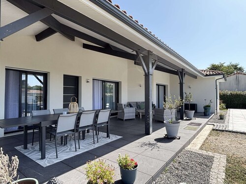 232 - Magnifique villa avec piscine chauffée pour 8 personnes