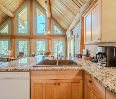 Whitetail Cabin For 9 Ppl!