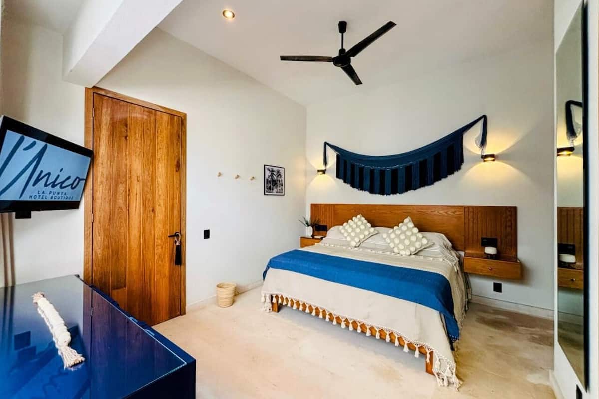 Habitación estándar | Minibar, caja fuerte, cortinas opacas y wifi gratis