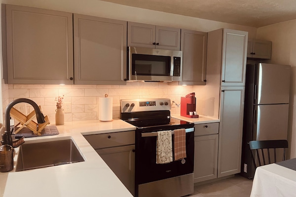 Mikrobølgeovn, ovn og kokeplater