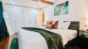 2 bedrooms, desk, free WiFi, bed sheets