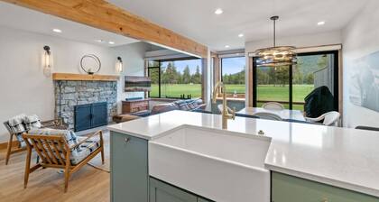 Stylish 1BR Condo at Black Butte Ranch | Deck, BBQ & Beautiful Mountain Views