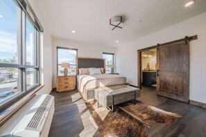 Lejlighed - flere senge - køkken - bjergudsigt (Columbia Falls Downtown) | 2 soveværelser, individuelt design, individuel indretning, sengetøj