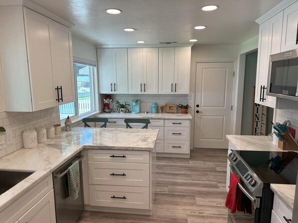 Microwave, oven, stovetop, dishwasher