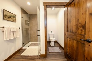 Condo, Multiple Beds, Kitchen, Mountain View (Downtown Penthouse ) | Bathroom | Hair dryer, towels
