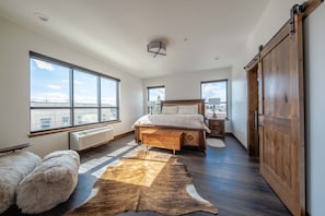 Condo, Multiple Beds, Kitchen, Mountain View (Downtown Penthouse ) | 2 bedrooms, individually decorated, individually furnished, bed sheets