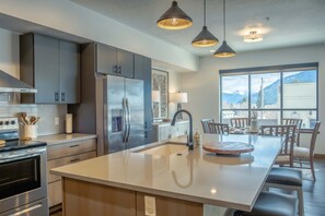 Condo, Multiple Beds, Kitchen, Mountain View (Downtown Penthouse ) | Private kitchen | Fridge, microwave, oven, stovetop - Downtown Penthouse Condo For 4! (Columbia Falls)