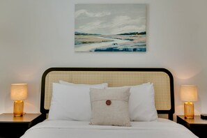 4 bedrooms, desk, iron/ironing board, free WiFi