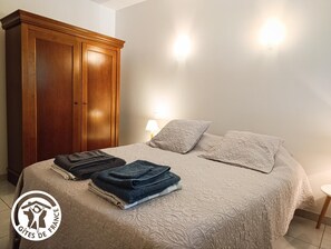 2 bedrooms