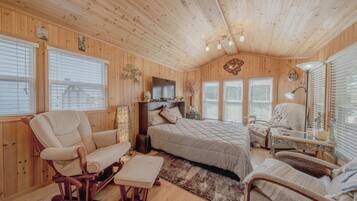 1 bedroom, individually decorated, individually furnished, bed sheets