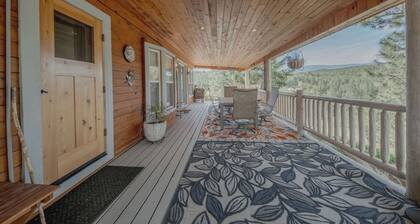 Eagles Nest Cabin Cozy Mountain Retreat for 4