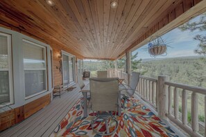 Cabin, Multiple Beds, Patio, Mountain View (Eagles Nest Cabin) | Outdoor dining
