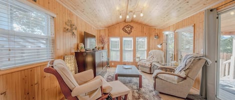 Cabin, Multiple Beds, Patio, Mountain View (Eagles Nest Cabin) | Living area | 42-inch flat-screen TV with digital channels