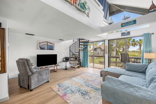 Bring Your Boat-Waterfront Bungalow- On River Time!