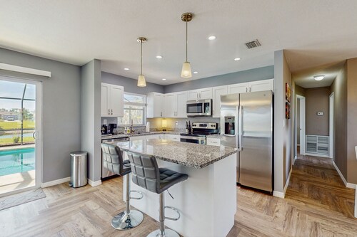 Dog friendly house with private pool, lanai, and washer & dryer