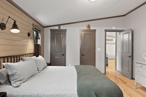 3 bedrooms, desk, free WiFi, bed sheets