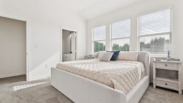 3 habitaciones, escritorio, tabla de planchar con plancha y wifi gratis
