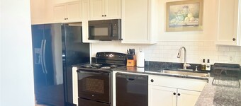 Large Spacious Newly Remodeled Home Near Downtown
