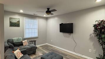 Smart TV, video games