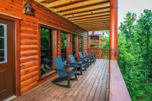 Terrace/patio - Soak Among the Treetops, Swim Indoors, Shoot Pool & Host Luxe Movie Nights - Whispering Pines Escape (Sevierville)