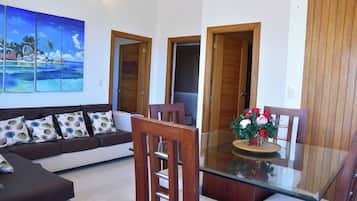 Deluxe Apartment, Beach View | Private kitchen