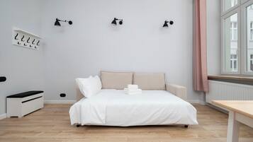 Silitysrauta/-lauta, Wi-Fi, vuodevaatteet