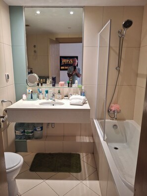 Shower, hair dryer, bidet, towels - Elegant 1-bedroom family friendly apt. near Sta. Maria beaches at Sal-Cape Verde (Santa Maria)