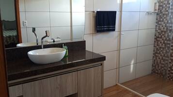 Dusche, Seife, Toilettenpapier