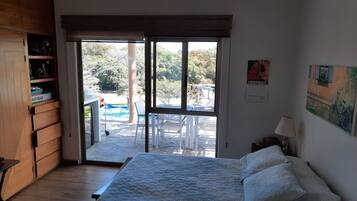 3 bedrooms, desk, iron/ironing board, WiFi