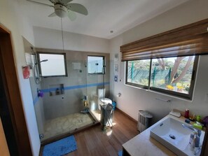 Hair dryer, towels, soap, shampoo - Wonderful Chalet on Exclusive Golf Course (Colima)