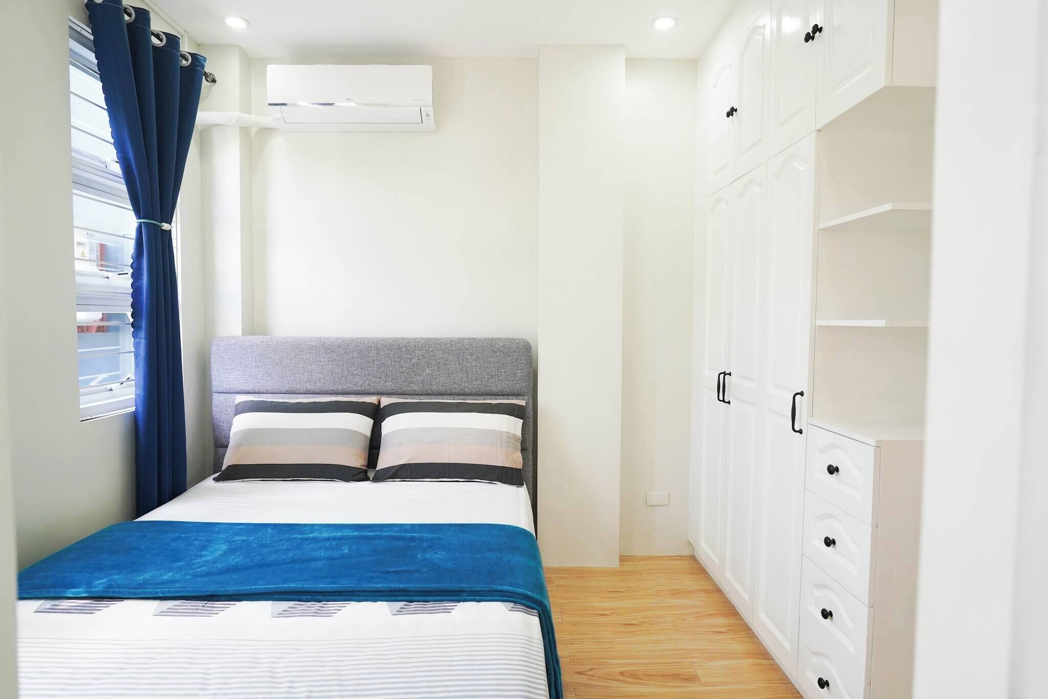 1 habitación, tabla de planchar con plancha, internet y ropa de cama 