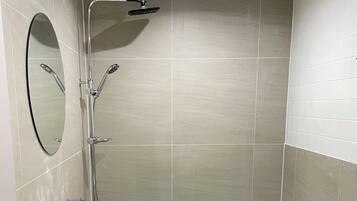 Hårtørrer, håndklæder, Toiletpapir