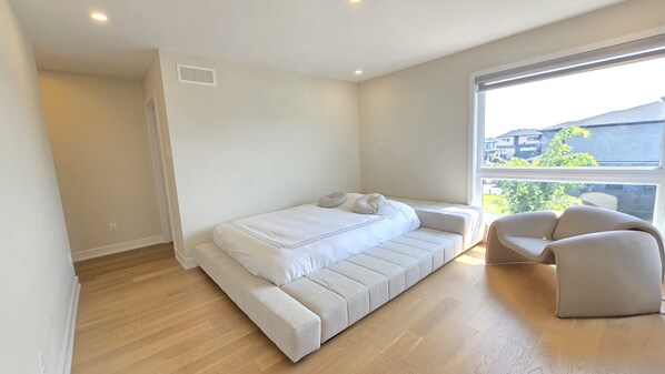 3 chambres, fer et planche à repasser, Wi-Fi, draps fournis