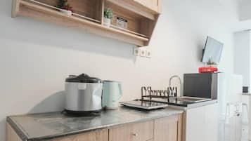 Standard Studio | Private kitchen | Cookware/dishes/utensils