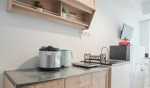 Studio Standard | Cuisine privée | Batterie de cuisine, vaisselle et ustensiles