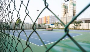 Tennis court - Fancy And Nice Studio Room At West Vista Apartment (Jakarta)