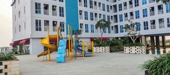 Good Deal And Restful Studio Grand Dhika City Apartment