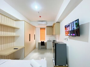 Standard Studio - Well Furnished And Cozy Studio Paltrow City Apartment (Semarang)