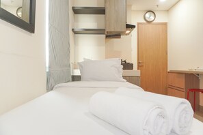 Room - Good Deal And Restful Studio Apartment B Residence (Pagedangan)