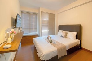 Room - Homey And Good Place Studio At Tifolia Apartment (Jakarta)